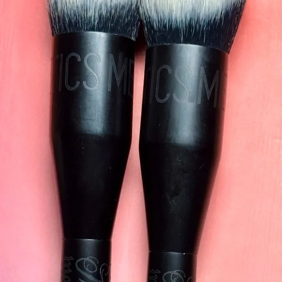 Bundle 4 MARILITA ONLY!! Set of 2 Melt Cosmetics Blend 716 Brushes - Picture 3 of 11